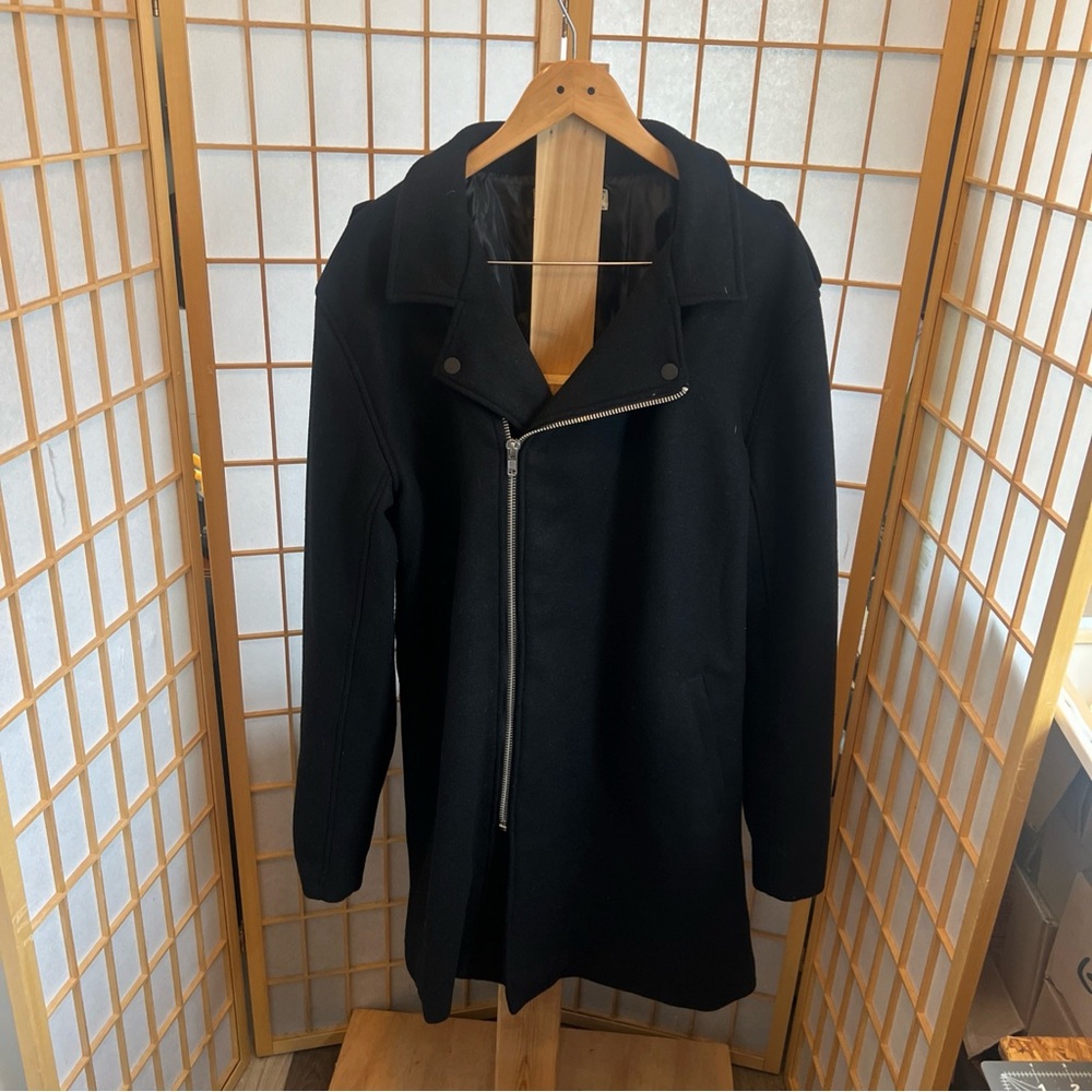 Chor Men's Black Trench Coat with Silver Zipper